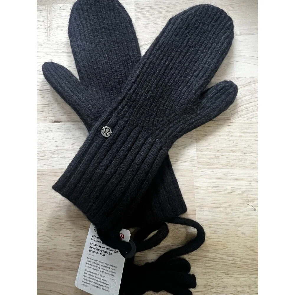 new Lululemon Alpaca Wool-Blend women's Mittens Black size small xs winter